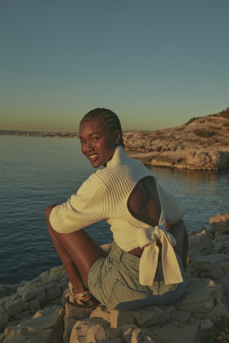 Le pull dos nu Le pull dos nu