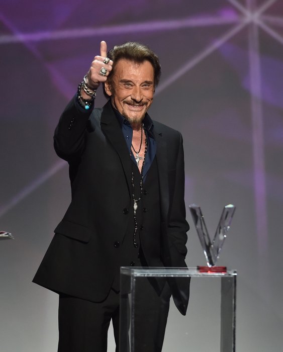Johnny Hallyday : la paternité ne le lâche pas Johnny Hallyday : la paternité ne le lâche pas
