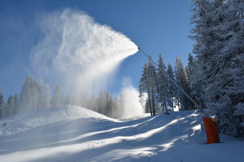 4000m3 d'eau nécessaires pour un hectare de neige 4000m3 d'eau nécessaires pour un hectare de neige