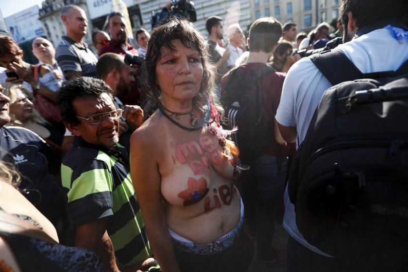 Les femmes argentines défendent le droit au topless Les femmes argentines défendent le droit au topless