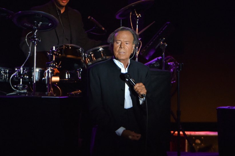 Julio Iglesias défend les couleurs de l'Espagne Julio Iglesias défend les couleurs de l'Espagne