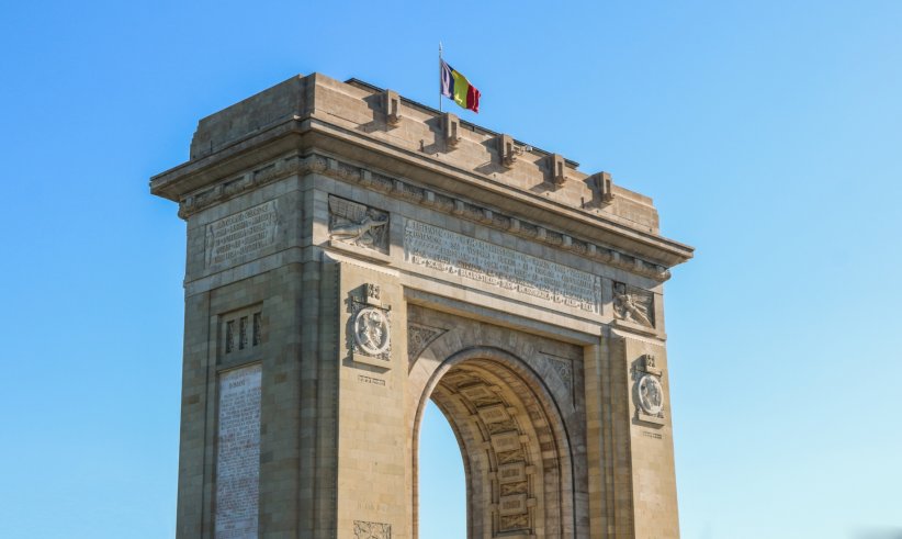 L'Arc de Triomphe, symbole de l'indépendance L'Arc de Triomphe, symbole de l'indépendance
