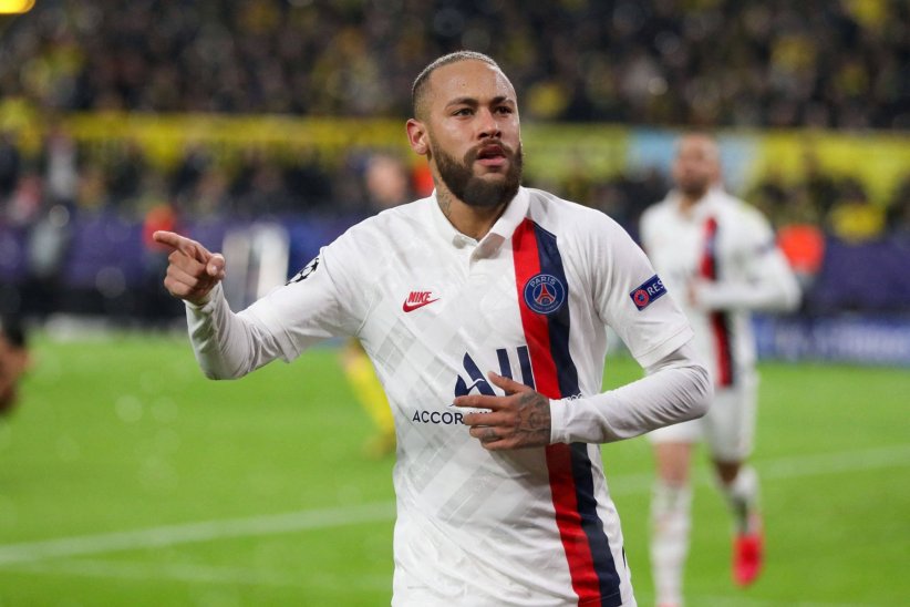 Neymar : des milliers d'heures de jeu Neymar : des milliers d'heures de jeu