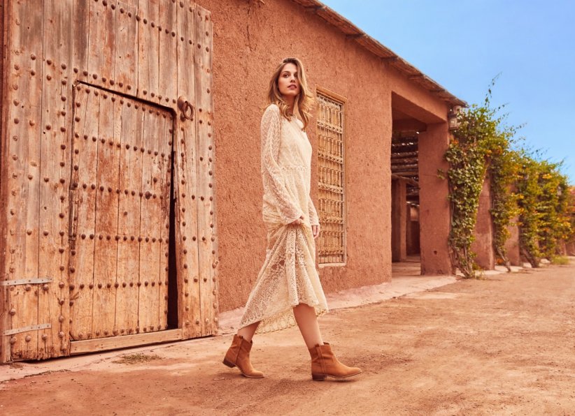 Jouez-la cowgirl des temps modernes Jouez-la cowgirl des temps modernes