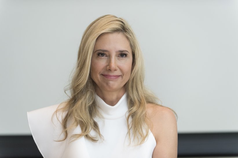 Mira Sorvino révèle avoir été violée Mira Sorvino révèle avoir été violée