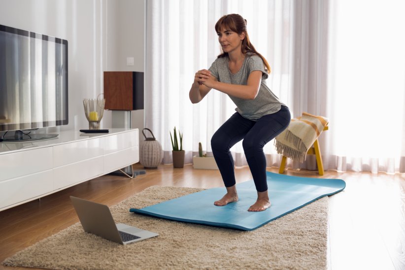 Les sumo squats : à faire en solo ou en famille Les sumo squats : à faire en solo ou en famille