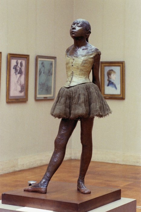 "La Petite Danseuse" de Degas, une dénonciation des moeurs de l'époque "La Petite Danseuse" de Degas, une dénonciation des moeurs de l'époque