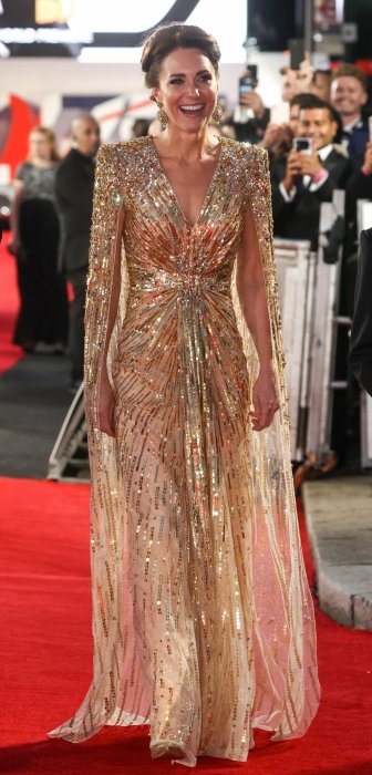 Sa robe majestueuse lors de l'avant-première de "Mourir peut attendre" Sa robe majestueuse lors de l'avant-première de "Mourir peut attendre"