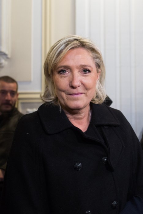 Le Parlement européen réclame 300 000 euros à Marine Le Pen Le Parlement européen réclame 300 000 euros à Marine Le Pen