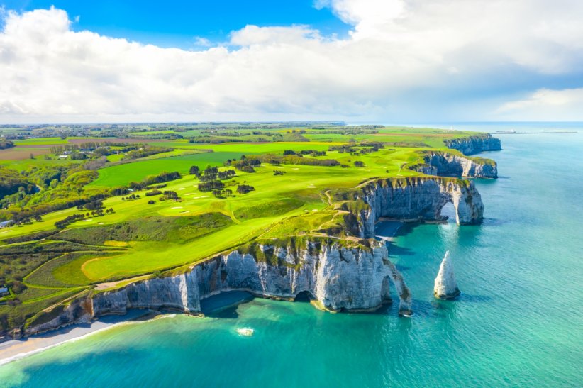 Les falaises d'Etretat, en Normandie Les falaises d'Etretat, en Normandie