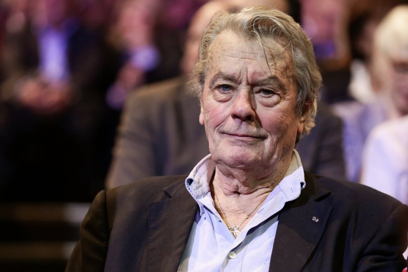 Alain Delon, devenu Franco-Suisse Alain Delon, devenu Franco-Suisse