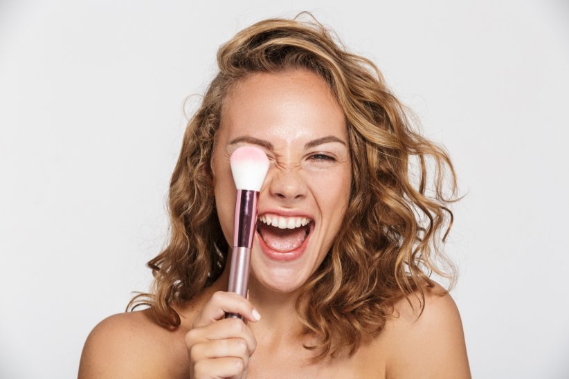 Illuminer son teint avec un blush ou un highlighter Illuminer son teint avec un blush ou un highlighter