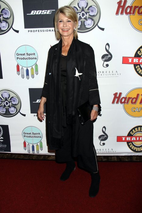 Olivia Newton-John encore frappée par le cancer Olivia Newton-John encore frappée par le cancer