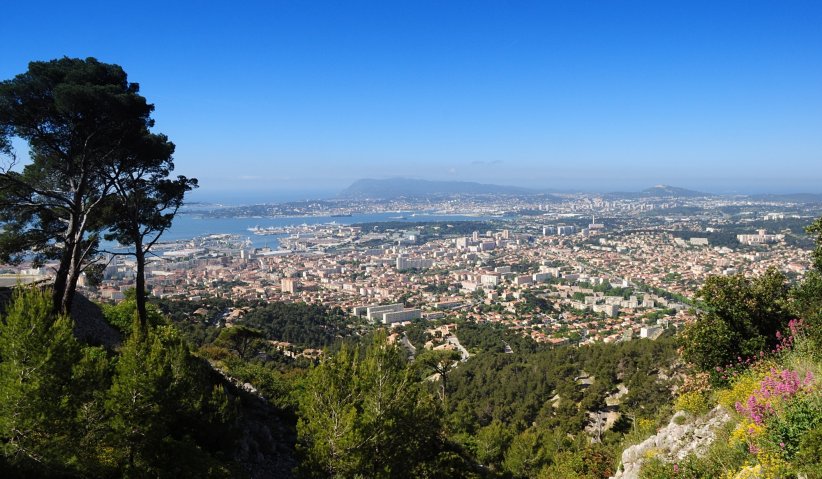 La rade de Toulon depuis le Mont Faron La rade de Toulon depuis le Mont Faron