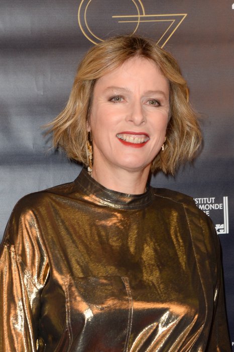 Karin Viard : les douloureux adieux à sa grand-mère Karin Viard : les douloureux adieux à sa grand-mère