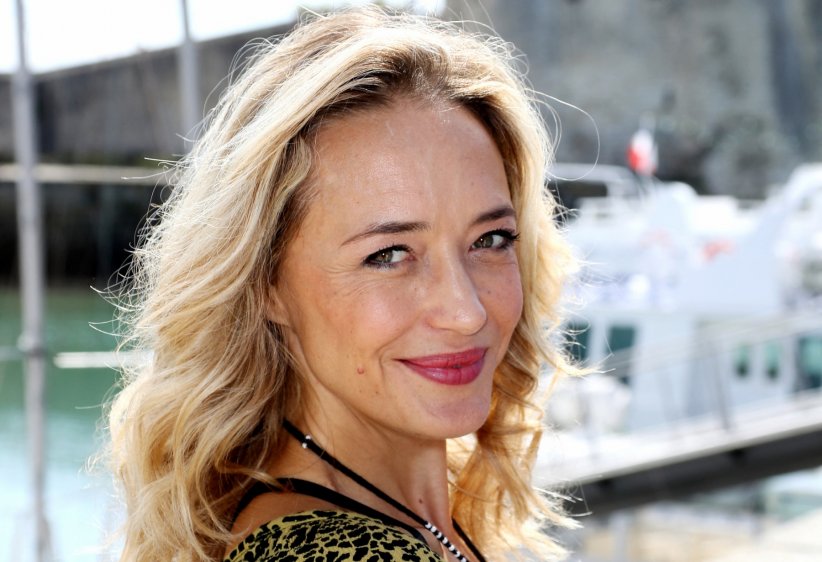 Hélène de Fougerolles : "Rester cloîtrée m'a alors poussée à faire des recherches" Hélène de Fougerolles : "Rester cloîtrée m'a alors poussée à faire des recherches"
