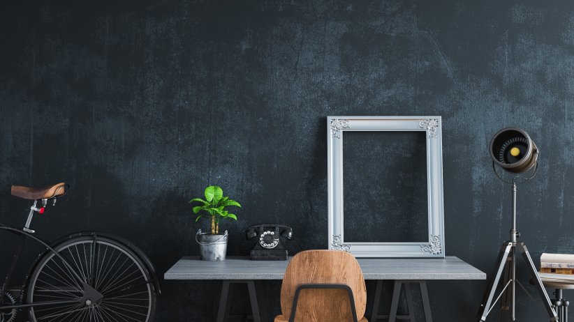 Un mur noir pour apporter de la profondeur Un mur noir pour apporter de la profondeur