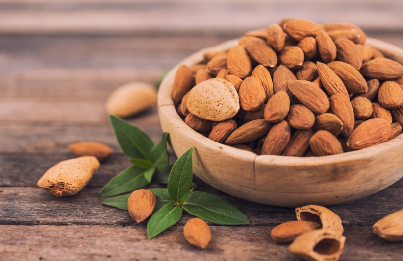 Les amandes, pleine de bonne graisse Les amandes, pleine de bonne graisse