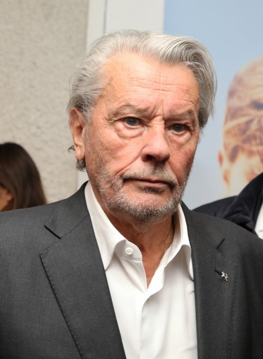 Alain Delon est Franco-Suisse Alain Delon est Franco-Suisse