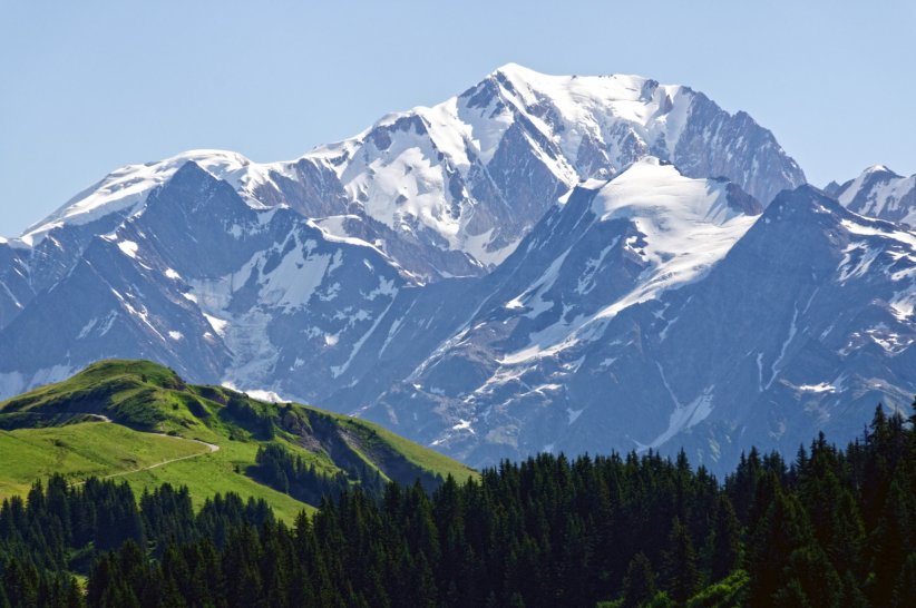 Le Mont-Blanc Le Mont-Blanc