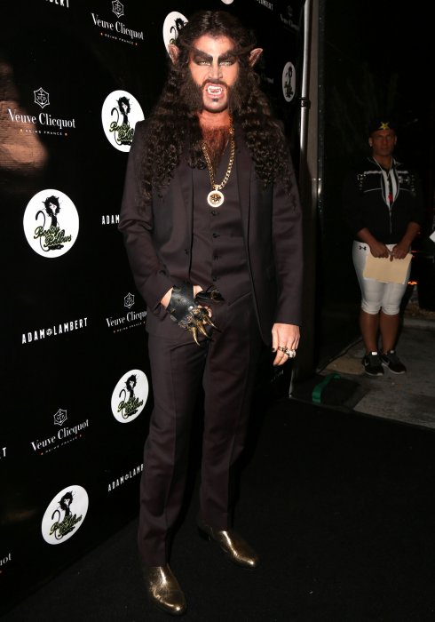 Adam Lambert : un loup-garou plus vrai que nature Adam Lambert : un loup-garou plus vrai que nature
