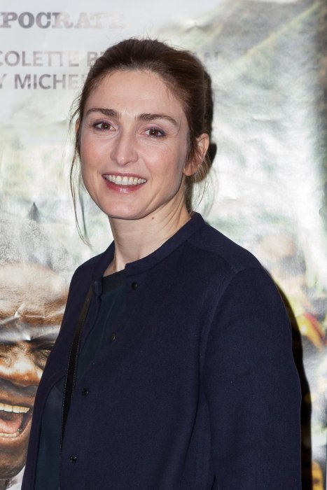 Julie Gayet à la Première de L'homme qui répare les femmes, à Paris le 4 février 2016. Julie Gayet à la Première de L'homme qui répare les femmes, à Paris le 4 février 2016.