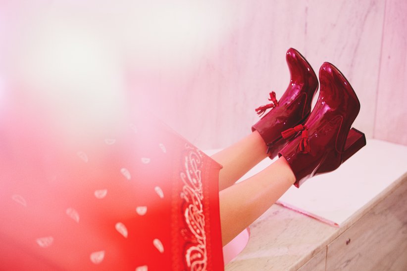 Des bottines rouge vernis : pour faire son petit effet Des bottines rouge vernis : pour faire son petit effet
