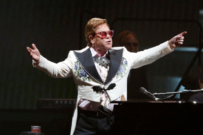Elton John : son chien, témoin de son mariage ? Elton John : son chien, témoin de son mariage ?