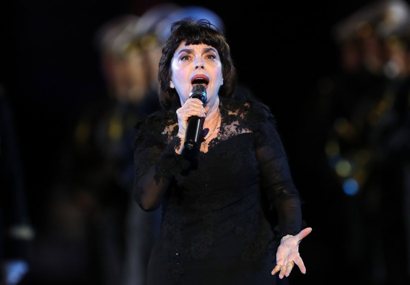 Mireille Mathieu, ambassadrice de la langue russe Mireille Mathieu, ambassadrice de la langue russe