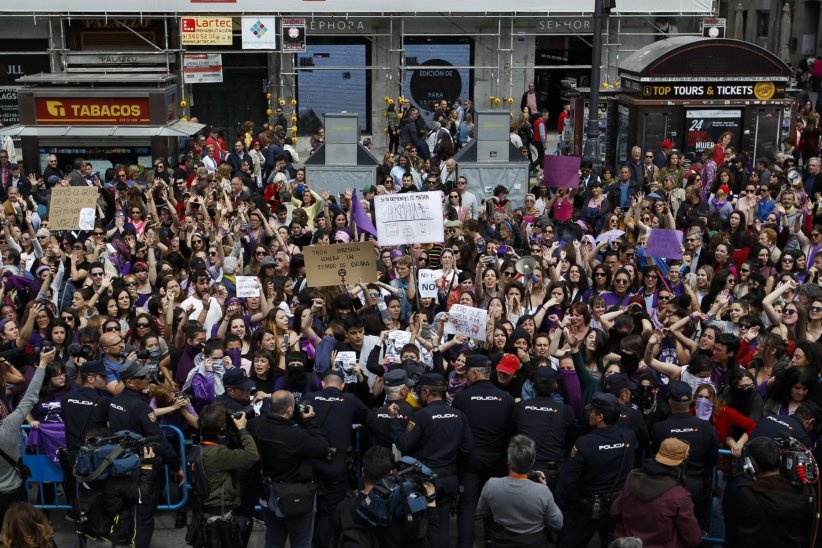 Les Espagnoles manifestent Les Espagnoles manifestent