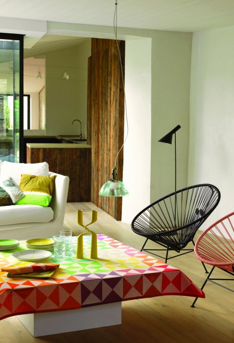 Une nappe aux accents pop Une nappe aux accents pop