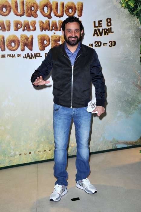 Cyril Hanouna à la recherche d'aventure dans "A l'état sauvage" Cyril Hanouna à la recherche d'aventure dans "A l'état sauvage"