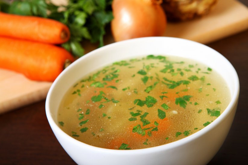 Le bouillon de poulet Le bouillon de poulet