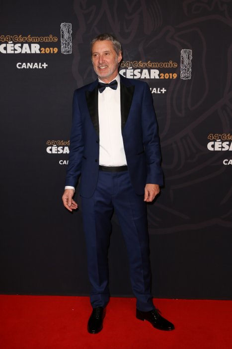Antoine de Caunes, oui au bleu nuit ! Antoine de Caunes, oui au bleu nuit !