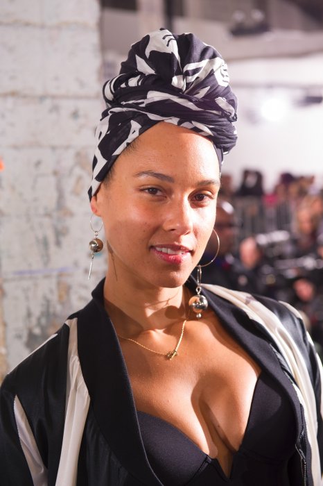 Alicia Keys se dévoile pour pousser les femmes à se dépister Alicia Keys se dévoile pour pousser les femmes à se dépister
