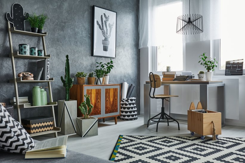 Un bureau et des plantes Un bureau et des plantes