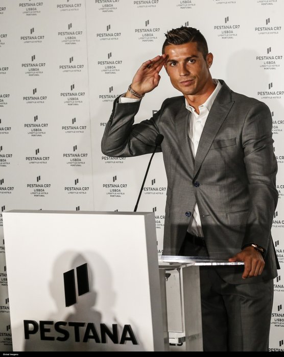 Cristiano Ronaldo : ses belles actions ne sont pas que sur le terrain ! Cristiano Ronaldo : ses belles actions ne sont pas que sur le terrain !