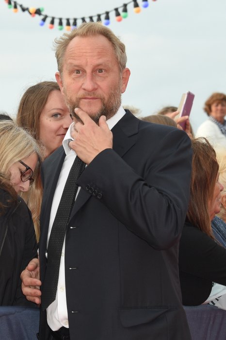 Benoît Poelvoorde : dessiner de la main gauche Benoît Poelvoorde : dessiner de la main gauche