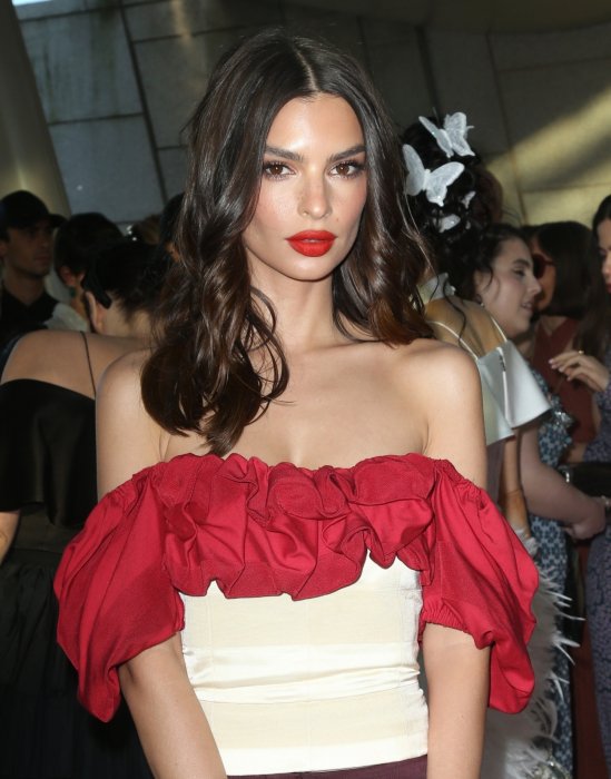 Emily Ratajkowski : les lois anti-IVG la scandalisent Emily Ratajkowski : les lois anti-IVG la scandalisent