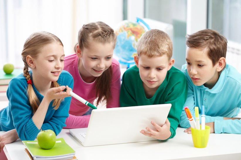 Une dictée par jour : à vos stylos ! Une dictée par jour : à vos stylos !