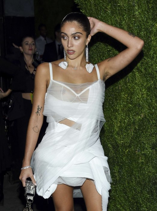 Lourdes Leon : une militante au poil Lourdes Leon : une militante au poil