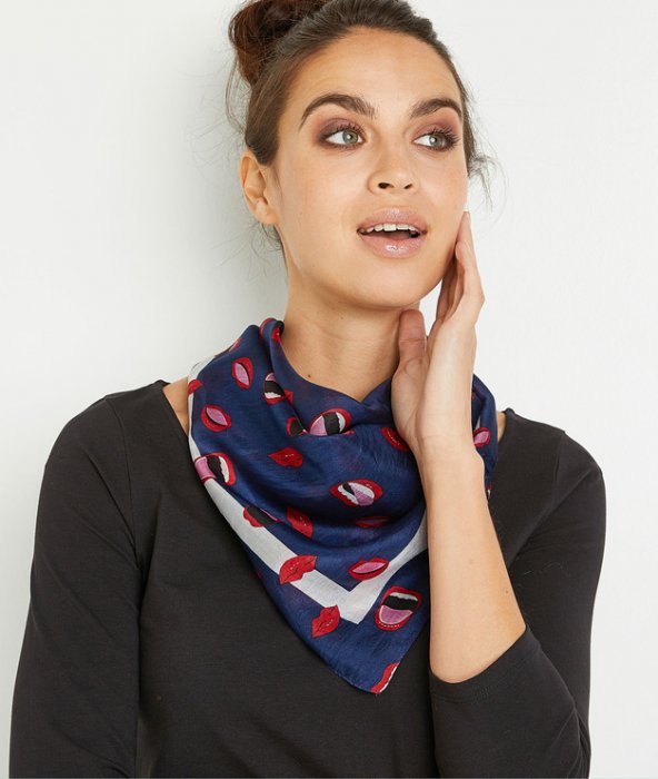 Le foulard à imprimé Le foulard à imprimé