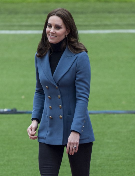 Kate Middleton, enceinte, renoue avec la scène publique Kate Middleton, enceinte, renoue avec la scène publique