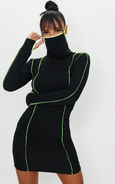 La robe avec masque intégré La robe avec masque intégré