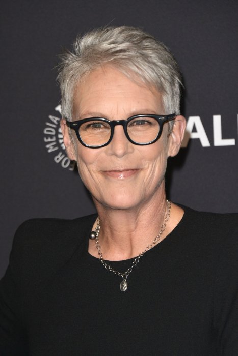 Jamie Lee Curtis assume son âge et son "petit ventre mou" Jamie Lee Curtis assume son âge et son "petit ventre mou"