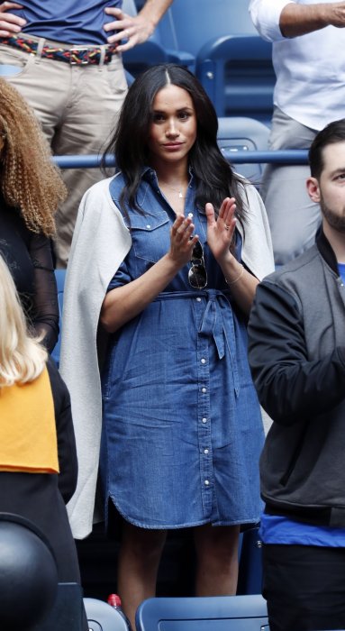 Meghan Markle et sa robe en jean Meghan Markle et sa robe en jean