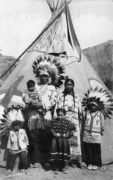 Sur la piste des Sioux au musée des Confluences de Lyon Sur la piste des Sioux au musée des Confluences de Lyon