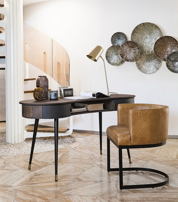 Maisons du monde : un imposant bureau qui ne manque pas de raffinement Maisons du monde : un imposant bureau qui ne manque pas de raffinement
