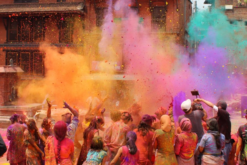 Holi : la bataille de couleurs Holi : la bataille de couleurs