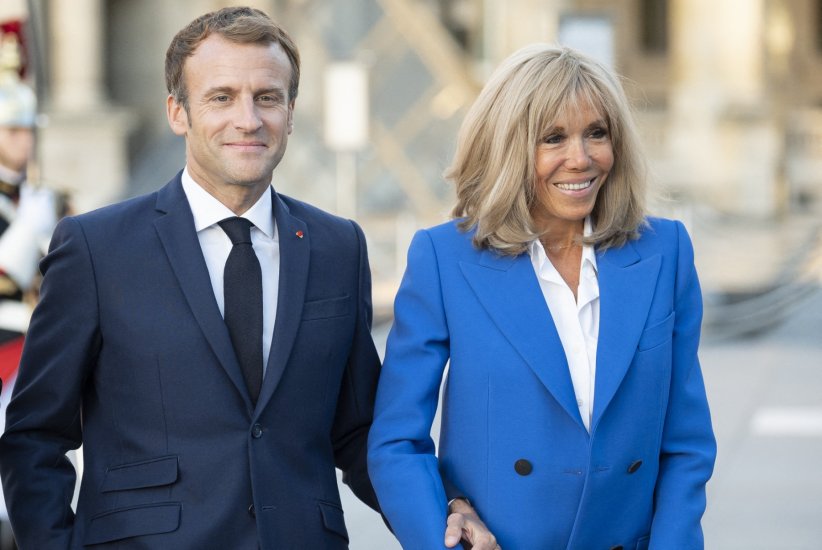 Emmanuel et Brigitte Macron sont tombés amoureux sur les bancs de l'école Emmanuel et Brigitte Macron sont tombés amoureux sur les bancs de l'école